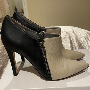 Calvin Klein Women's Bessie Lizard/SS Nappa Boots/Booties